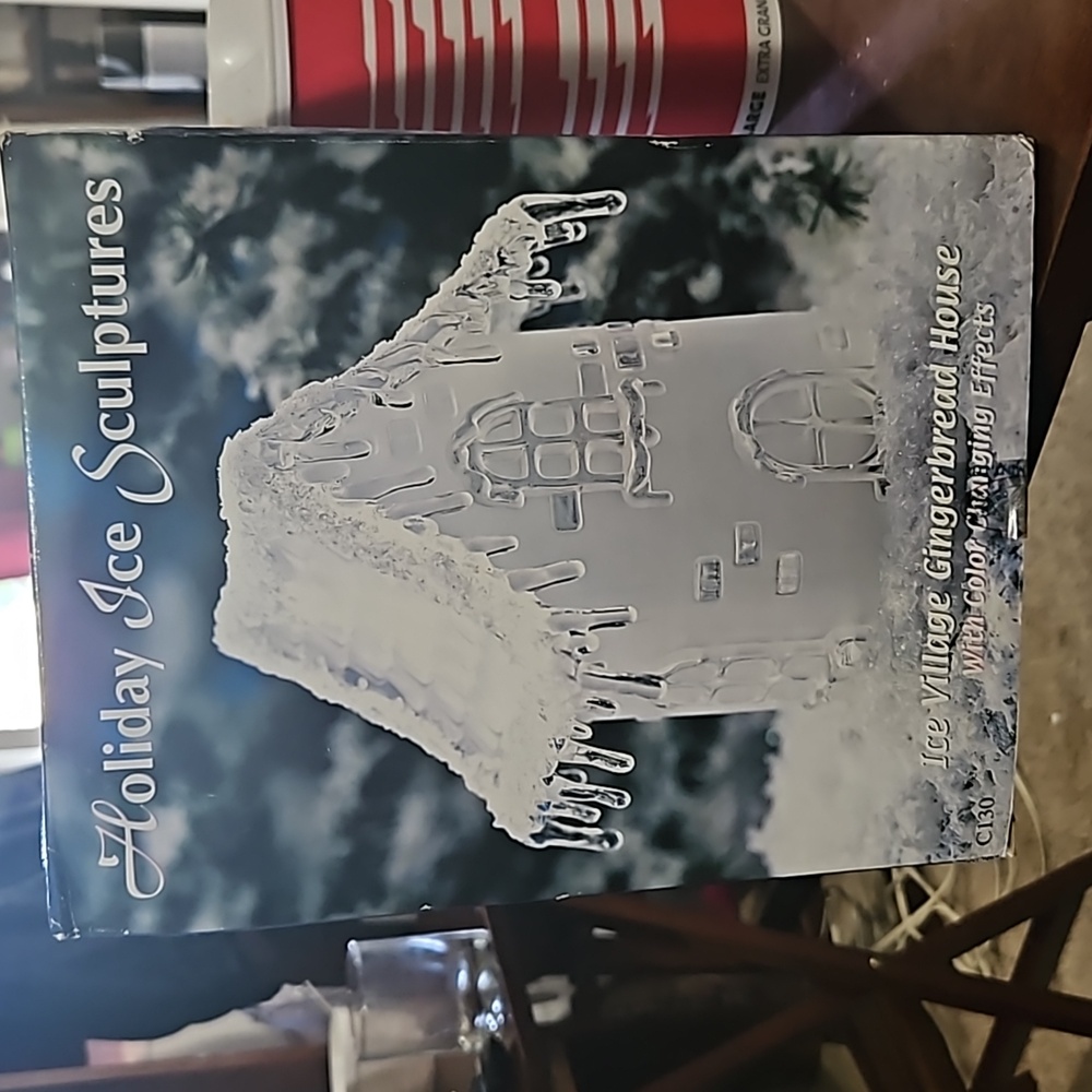 Ice village gingerbread House NIB